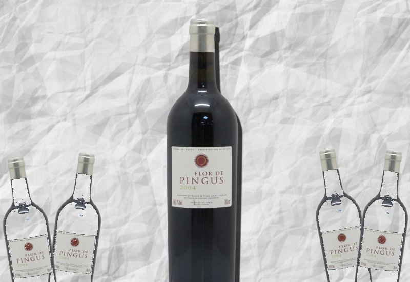 The nose of this Spanish Dominio de Pingus wine gives off molten berry wafts and lush herbal aromas.