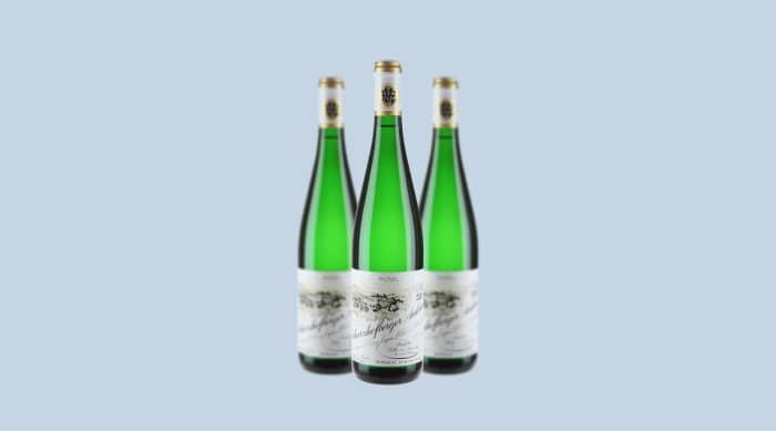 The sweet and balanced 2018 Egon Muller Scharzhofberger wine is made from the Riesling grape. 