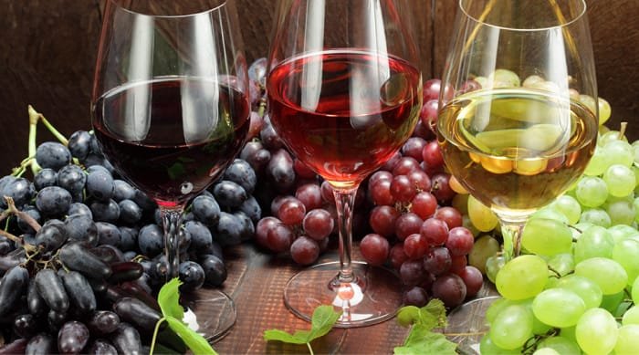 Different grape parts used in making red wine and white wine