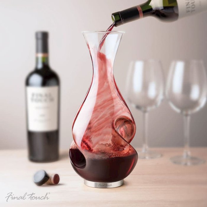 Gift your wine lover friends a beautiful carafe as a perfect vessel to showcase their much-loved beverage.