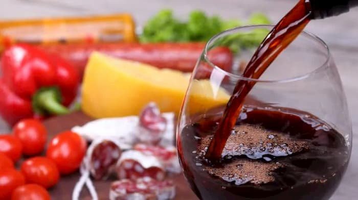Vitamins, minerals and other nutrients in red wine