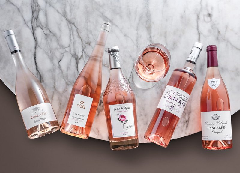 Rose wine can be made by blending different grape varieties like Pinot Noir, Cabernet Sauvignon, Grenache, Syrah, and Sangiovese. 
