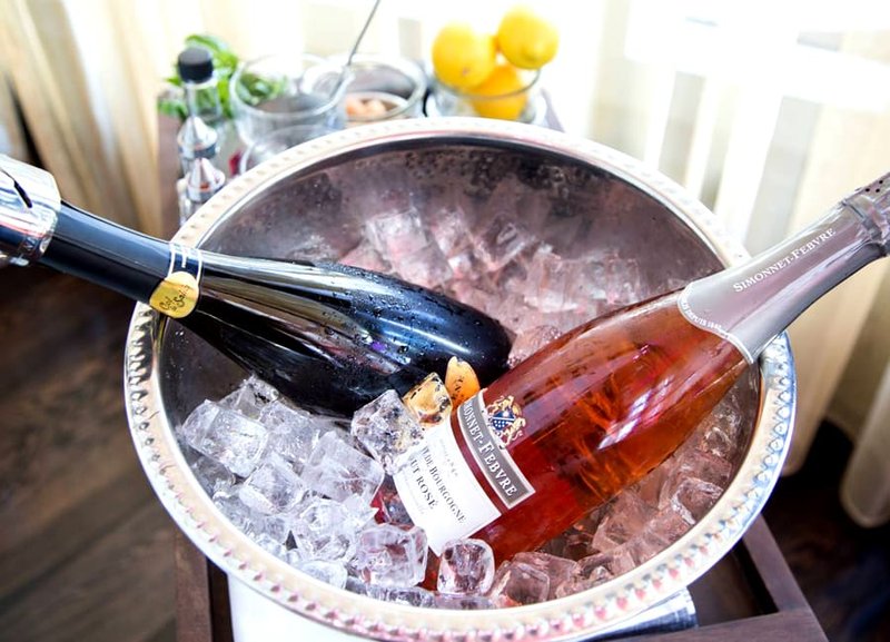 To enhance Rose’s flavors, it’s best to serve it at 4-10 °C.