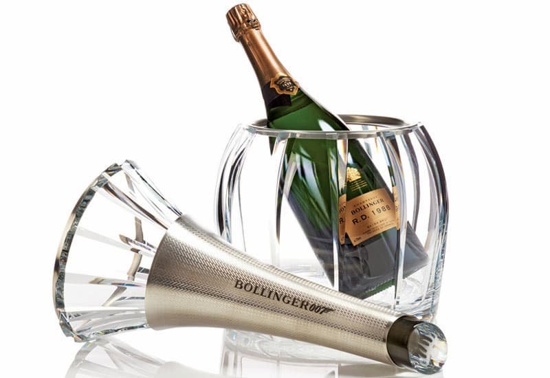 This 1998 Bollinger R.D. Extra Brut &#x27;Spectre&#x27; James Bond 007 Edition Champagne is composed of 68% Pinot Noir and 32% Chardonnay.