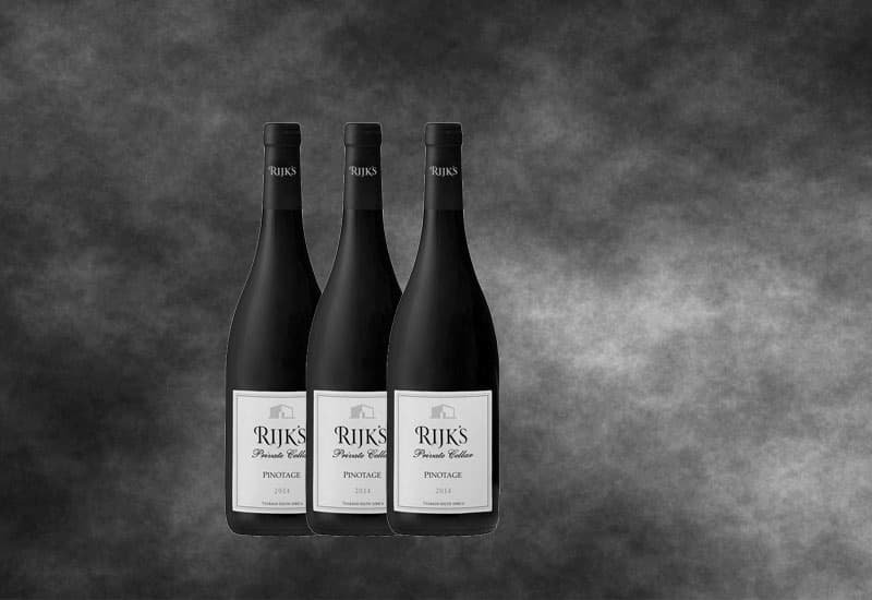 In the glass, this Rijk&#x27;s Reserve Pinotage wine has an intense red color.