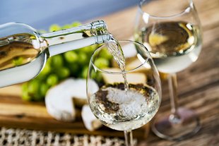 Viognier Wine: taste, best wines, prices 2021