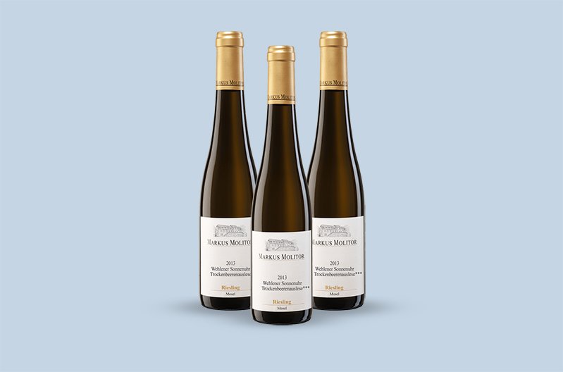 An elegant and balanced wine, the 2013 Markus Molitor Wehlener Sonnenuhr Trockenbeerenauslese has a sweet softness. 