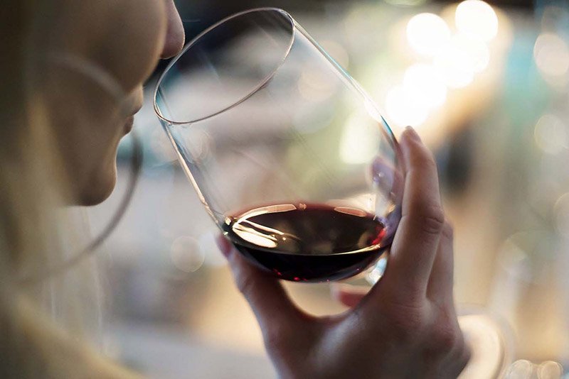 How To Taste Wine Like a Pro: Smell