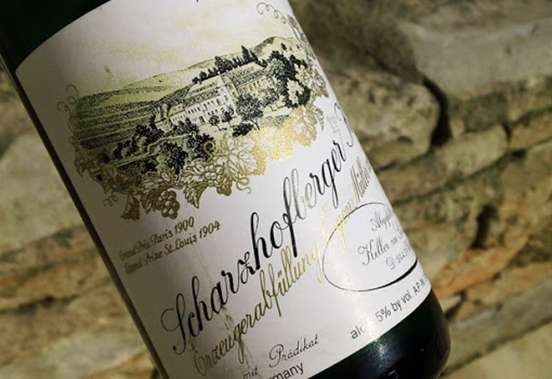 Kabinett is made of late-harvest grapes. Scharzhofberger Riesling Kabinett is semi-sweet with a tart acidity. 