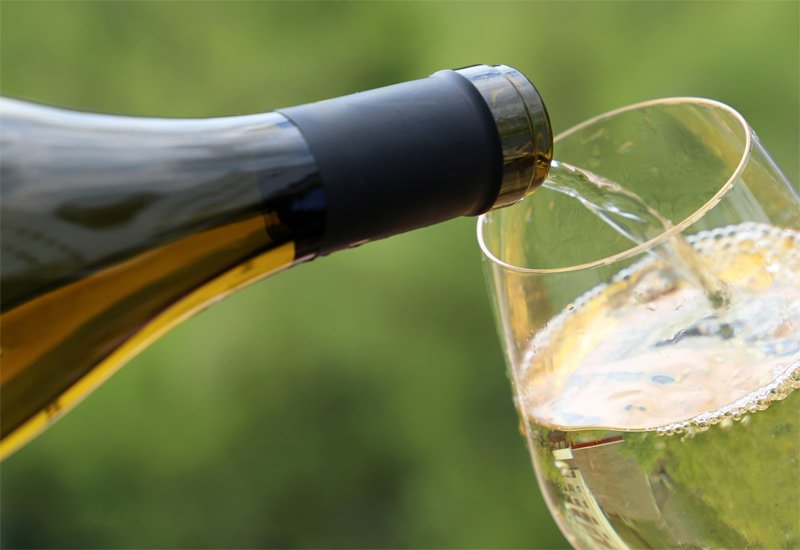 Riesling wines have a high acidity level and can either be dry white wine or sweet wine.