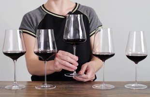 burgundy-wine-glass.jpg