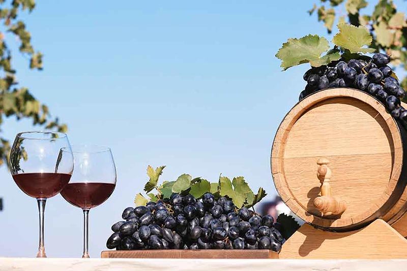 Casanova di Neri wine and grapes