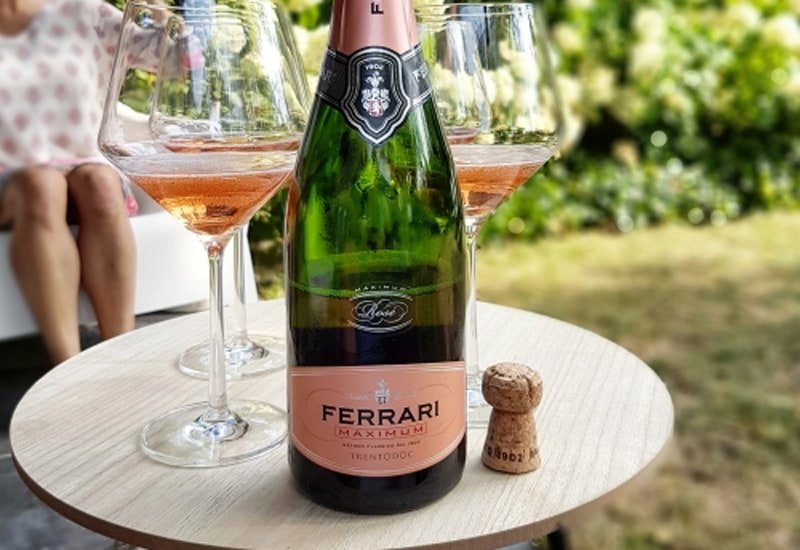ferrari-champagne-1.jpg