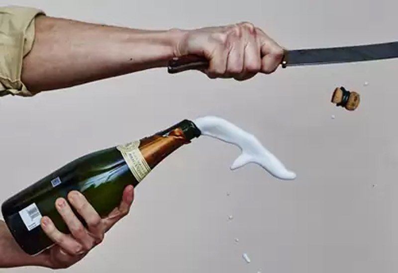 how-to-saber-champagne-14.jpg