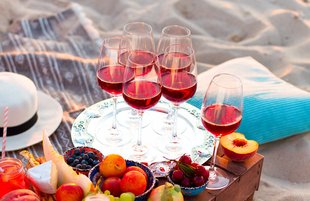 light-red-wine.jpg