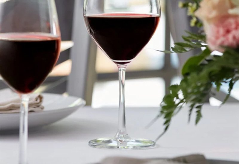 red-vs-white-wine-glass-2.jpg