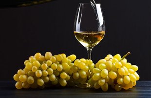 sauvignon-blanc-vs-chardonnay.jpg