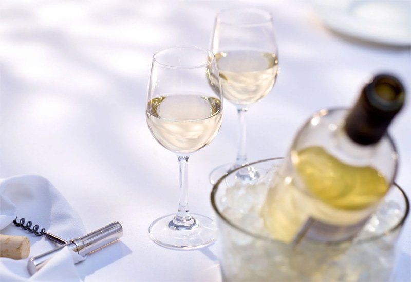 should-white-wine-be-chilled-9.jpg